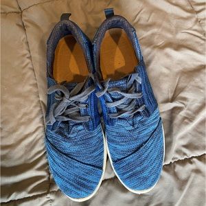 Toms women’s sneakers.